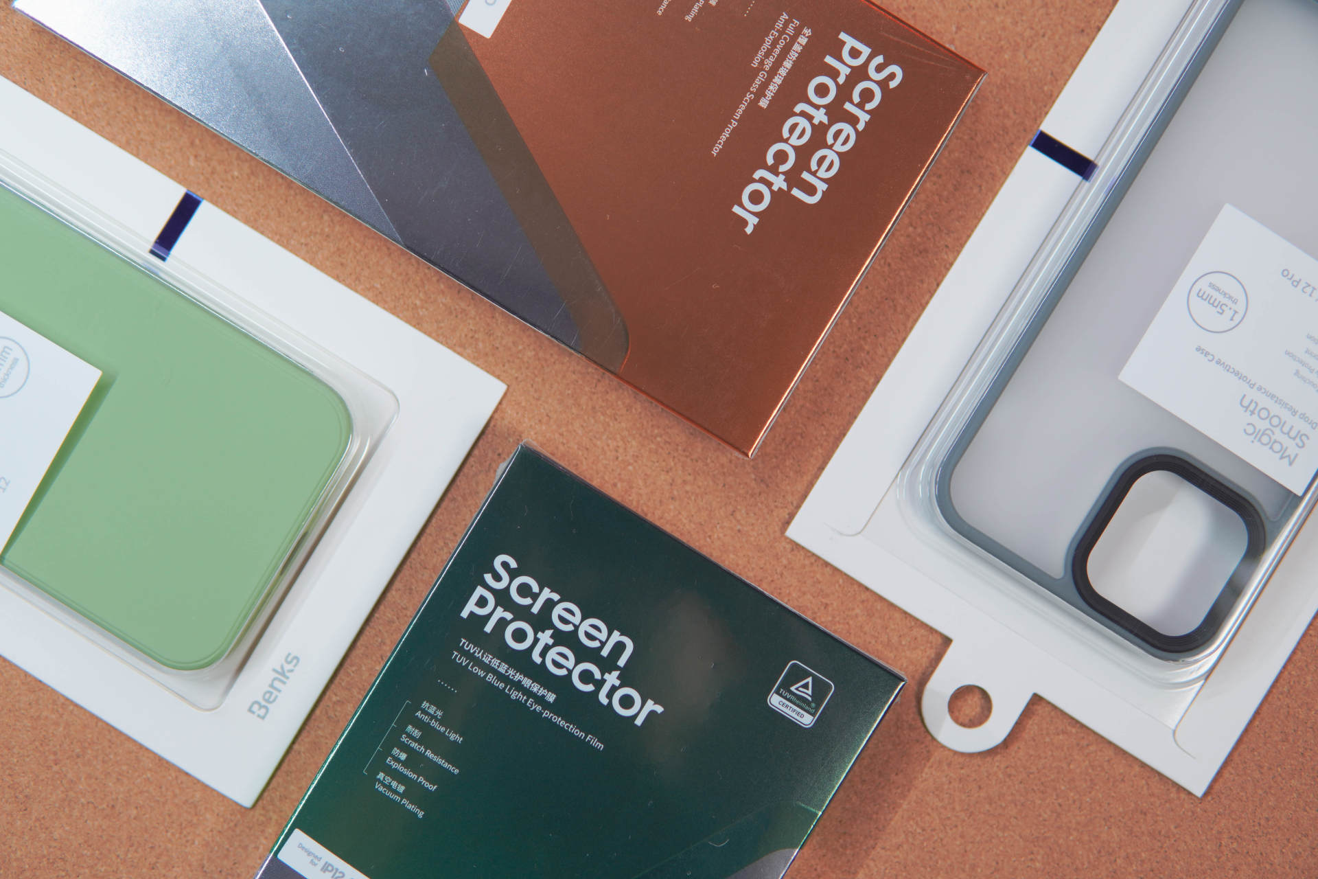 iphone12硅胶壳和皮革哪个好,iphone12promax钢化膜