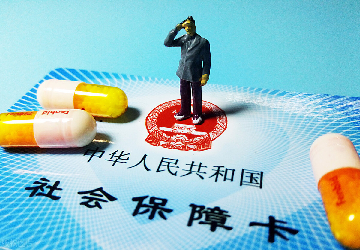 医保年限不足15年能退休吗,养老保险交满15年医保不满怎么办