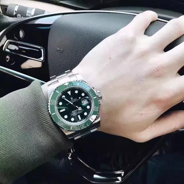 中国崛起!广州卡地亚价不到2000,贪婪的瑞士给美国老上了资深一课