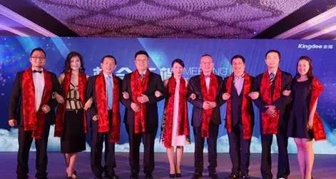 娱乐|最强“水泥版”年会合集来了,你喜欢怎么玩?