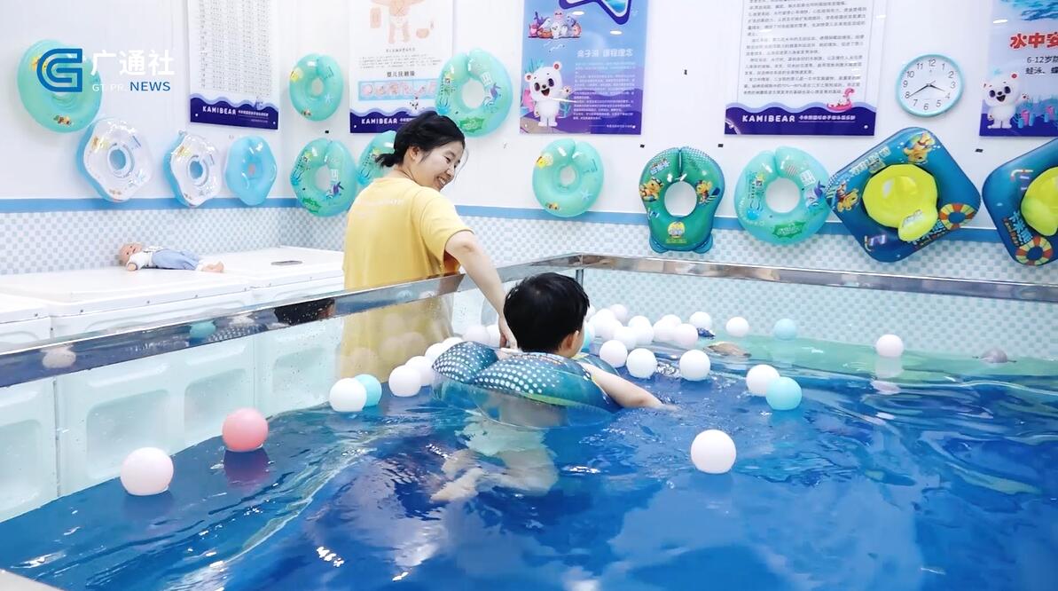 山东直通车报道山东电视台播出—卡米熊国际亲子游泳俱乐部