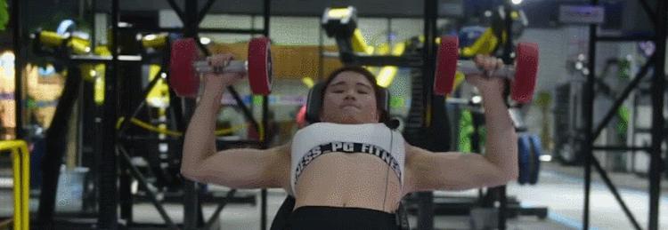 女生增加胸肌的锻炼方法,女生怎么使胸肌变大