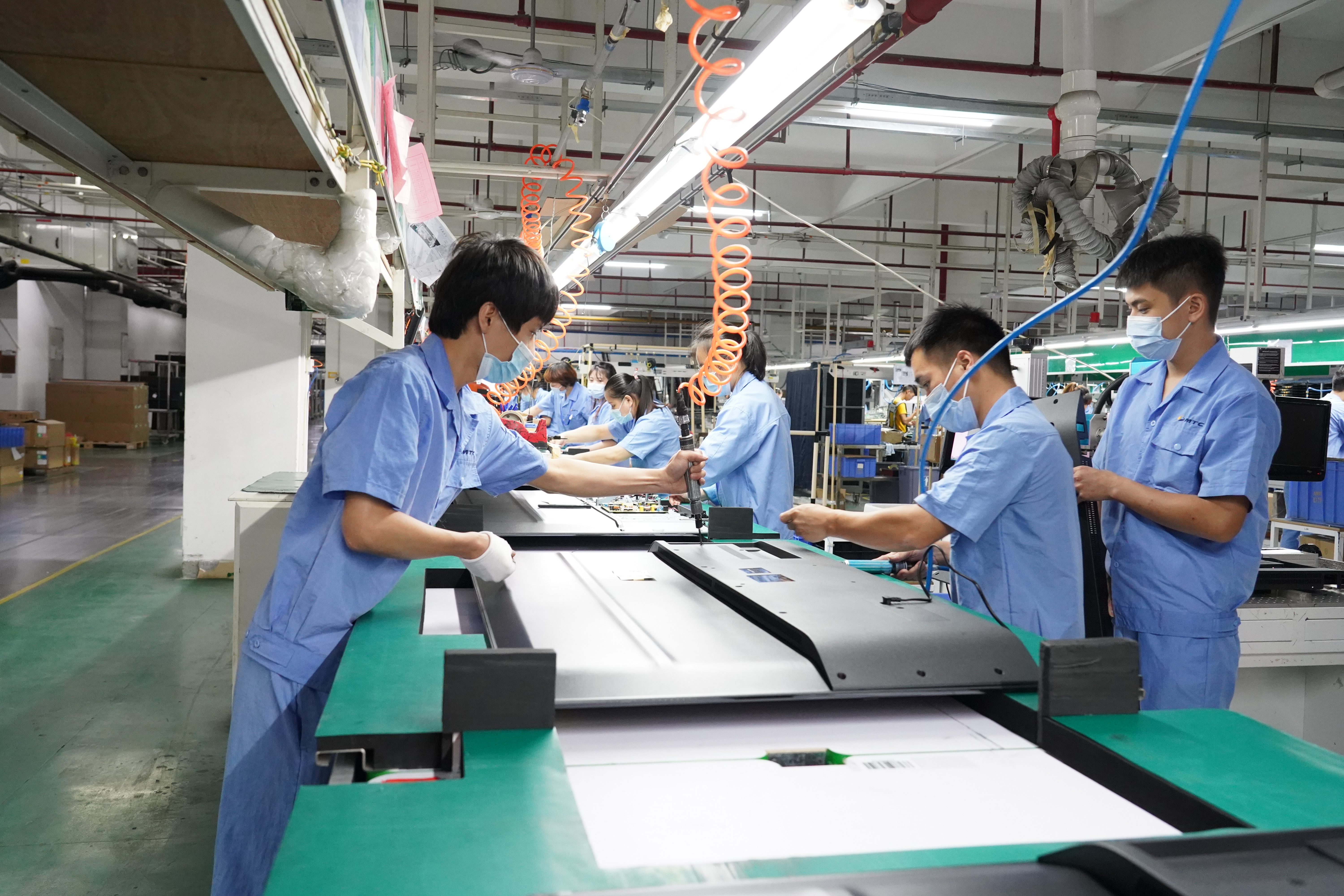 兆驰董事长顾伟的妻子,深圳兆驰集团董事长顾伟