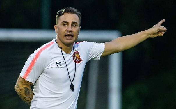 卡纳瓦罗和多纳多尼拥抱,卡纳瓦罗中超完整视频