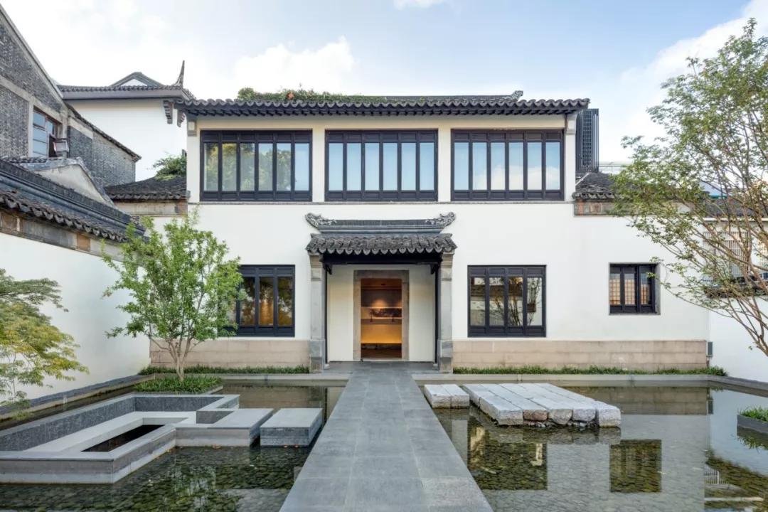 西湖边的传奇山庄，开业登顶“杭州最贵酒店”，旧址重生yyds