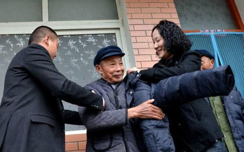 老年臭是怎么形成的,如何去除老人身上的老年臭