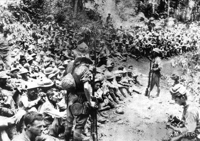 抢战俘戒指,日军举起*刀军**,手指一同砍下!巴丹行军细节