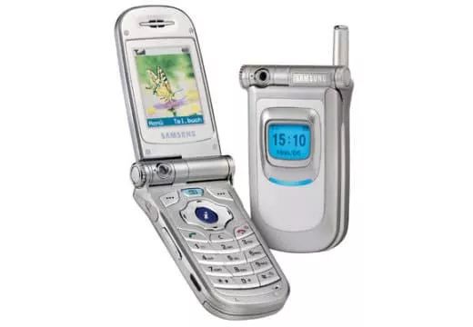 手机屏幕摔成一闪一闪的怎么办,手机屏幕总是摔破