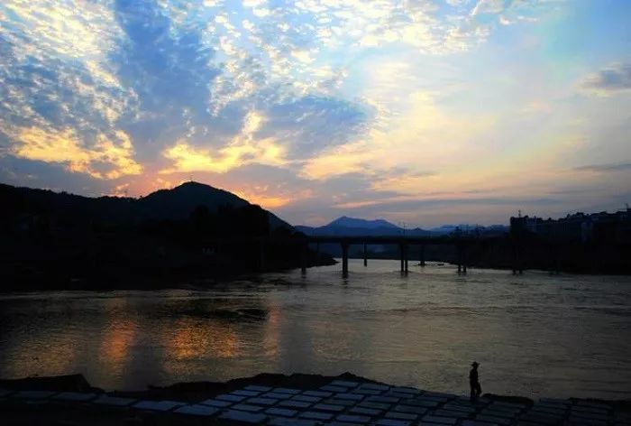 你心中的大山是什么,你心中的十堰是什么样的