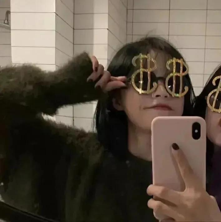 闺蜜头像一人一半唯美动漫真人,闺蜜头像一个真人一个动漫