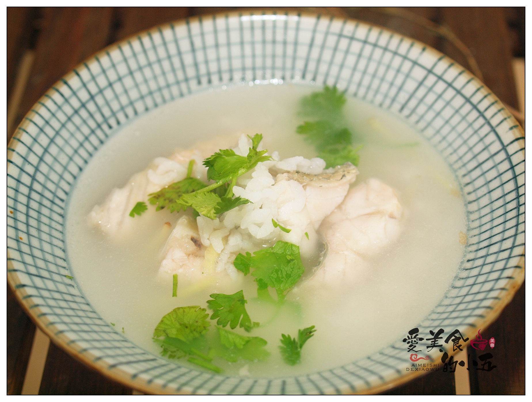 牛骨鲈鱼粥,煎鲈鱼成汤