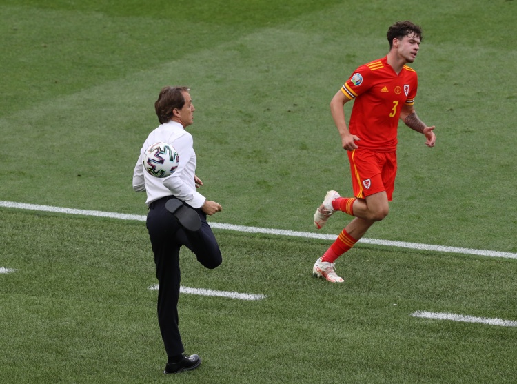 欧洲杯半决赛比分英格兰,历届欧洲杯决赛战况如何