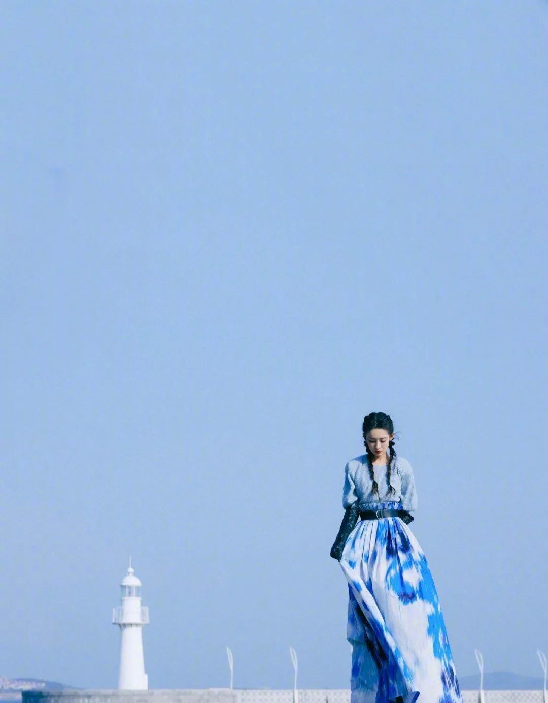 李沁蓝衣回眸,李沁蓝绿色