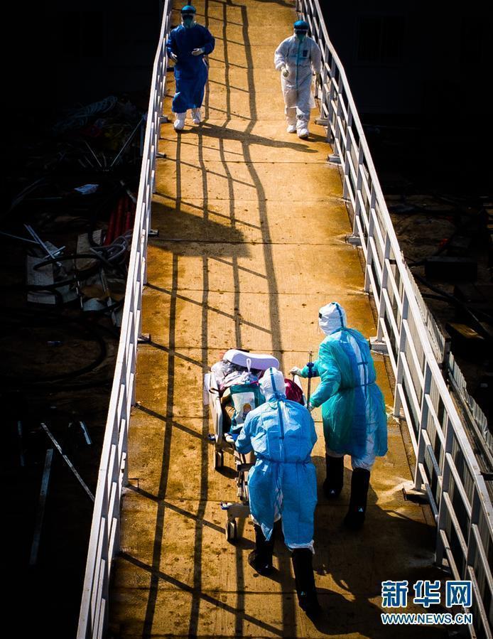 人民日报抗击新冠疫情微视频,人民日报疫情防控战