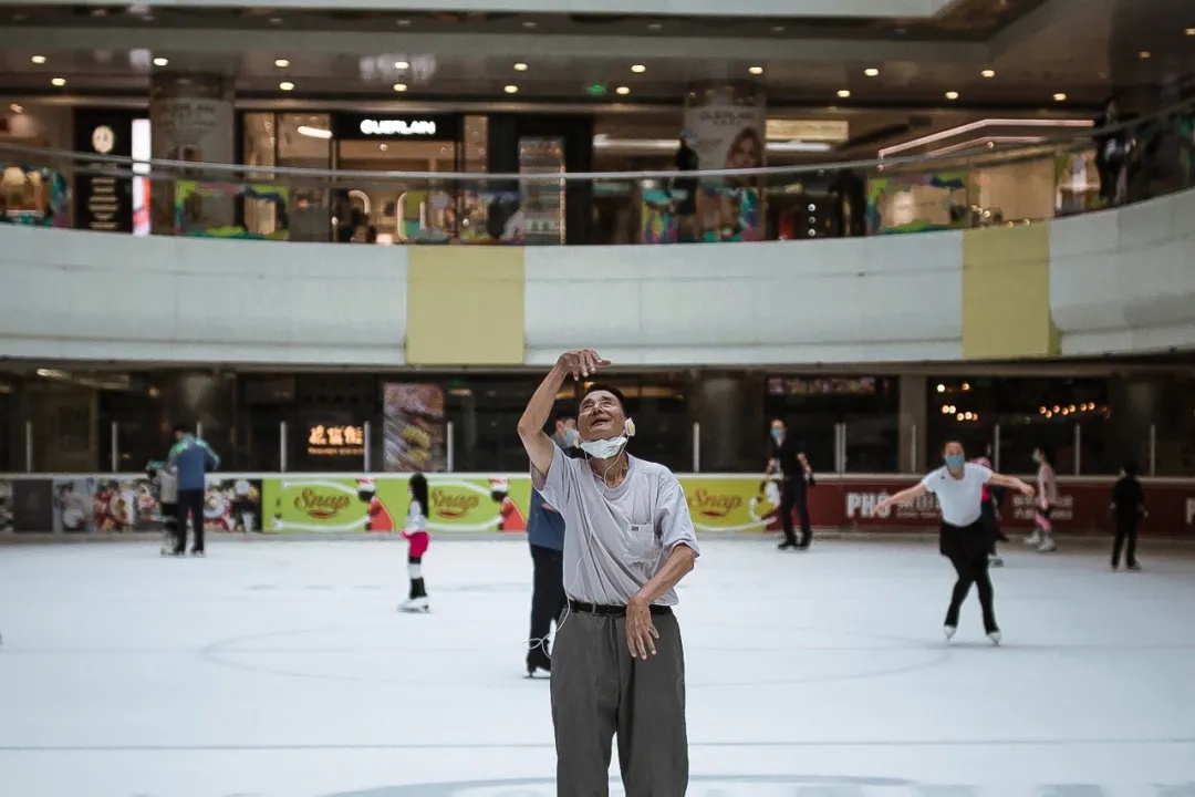 冰场上的劳伦斯先生视频,冰上劳伦斯先生抖音