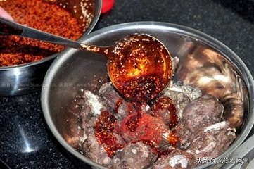 吃麻辣兔头最过瘾的长视频,麻辣兔背绝密配方