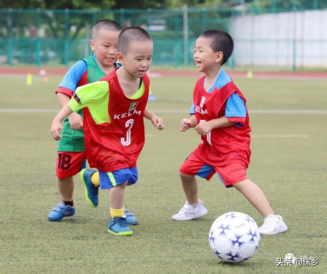 快乐足球记忆录,足球带给孩子们更多的快乐和成长