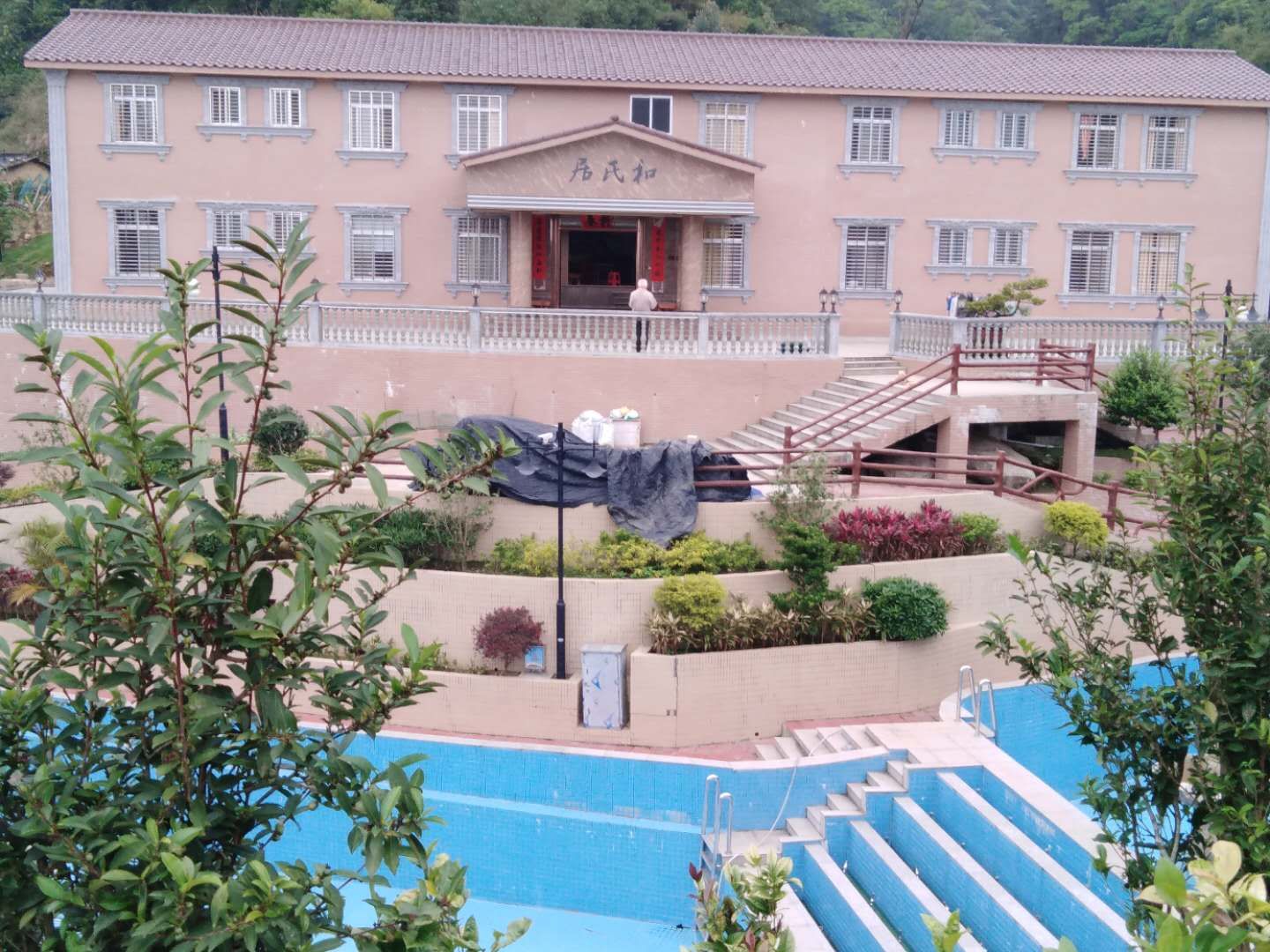 九重瀑布飞山外一座豪宅耀眼前――一次春游的美好记忆