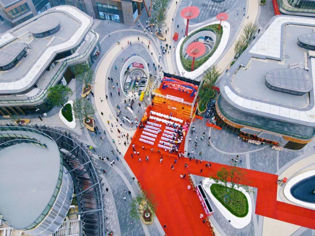 地标建筑烂尾,地标性烂尾项目