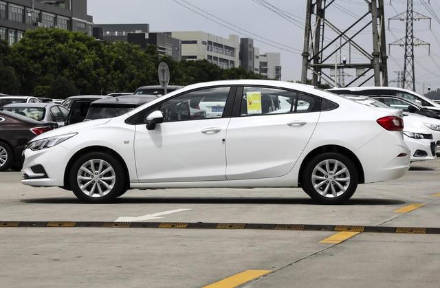 雪佛兰科鲁兹1.8是国几的排放标准,雪佛兰科鲁兹320自动悦享版落地价