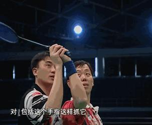 羽毛球高远球如何发力才正确,注意这4个动作让击球不再啃地