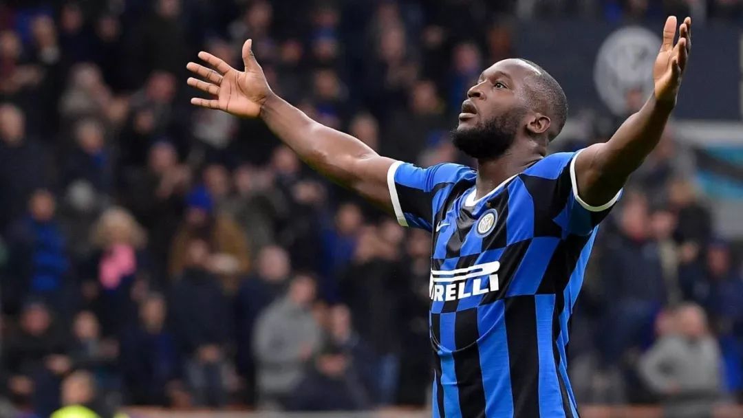 埃托奥与梅西谁厉害,猎豹埃托奥是巨星吗