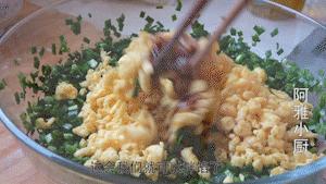 馅饼的皮总是很硬?教你懒人做法,不揉面不擀面,薄皮大馅又软和