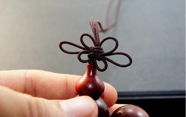 如何给文玩手串换绳,文玩换绳打结方法图解