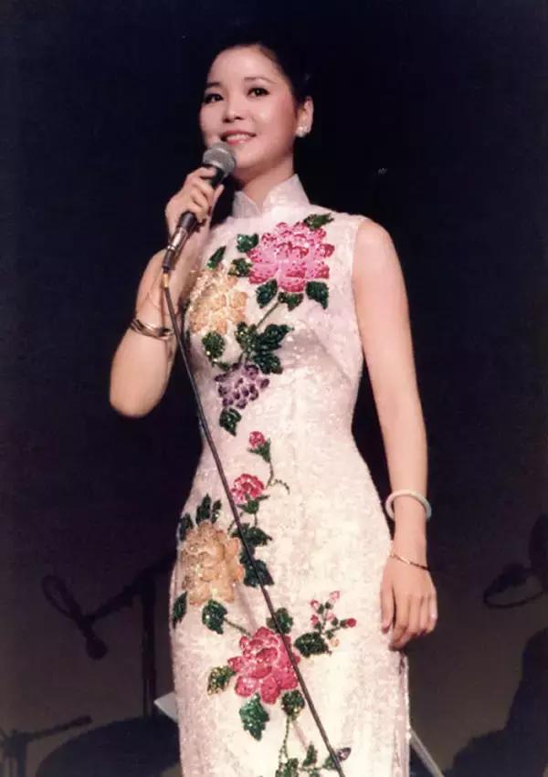 旗袍的倾国倾城,旗袍女人一种倾国倾城的美