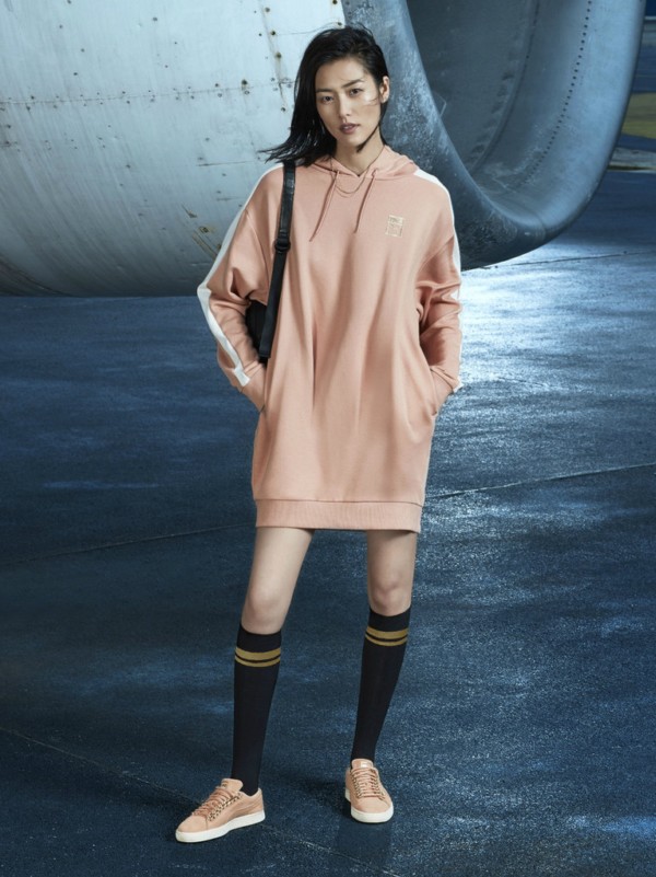 今年流行的袜子穿法长筒袜,最近很火长筒袜