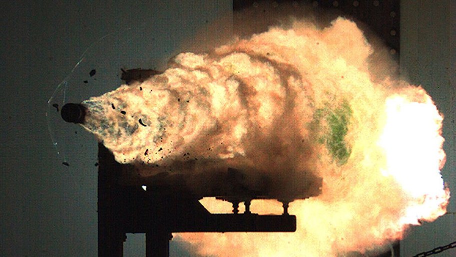 电磁轨道炮最佳发射点,电磁轨道炮通过什么力发射