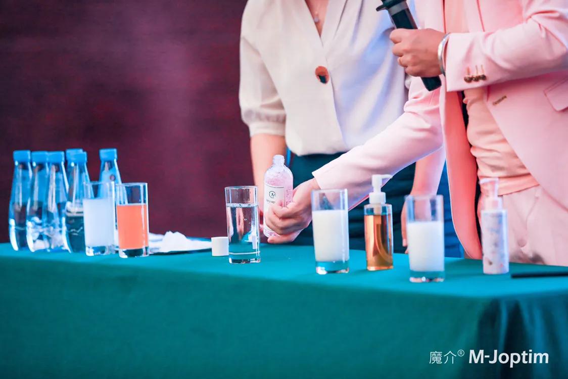 鎶よ偆鍝佸皬绮夋按,灏忕矇姘存姢鑲ゅ搧