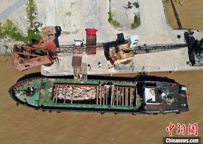 浙江最新运输假烟案件,浙江台州破获案值900多万假烟案件