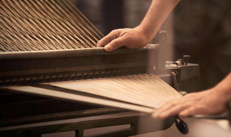 如果欧洲下起了雨，那从王妃到平民就会同时，穿“Burberry风衣”