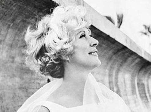 雅诗兰黛从贫民窟走出来的女孩,雅诗兰黛是怎么起家的