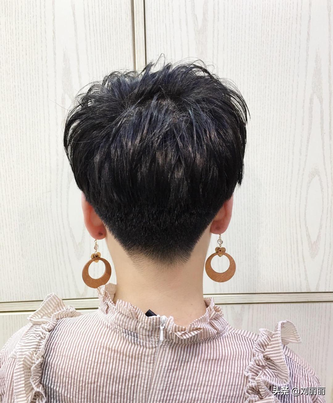 中年女发量少烫什么卷好看,40岁女人头发少烫什么卷好看洋气