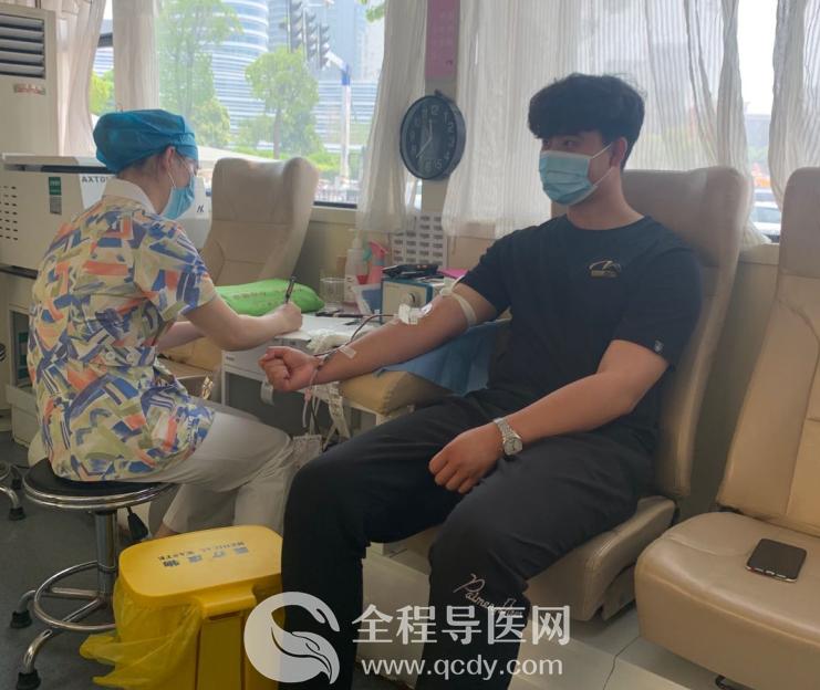 徐州“大儿童”献血过六—,丰县献血队为小学生捐赠送关怀