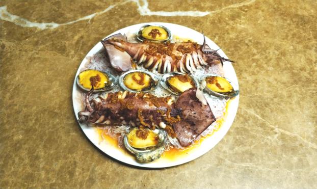 这样炒的鱿鱼脆嫩鲜香越吃越想吃,家常小炒鱿鱼鲜香美味下酒又下饭