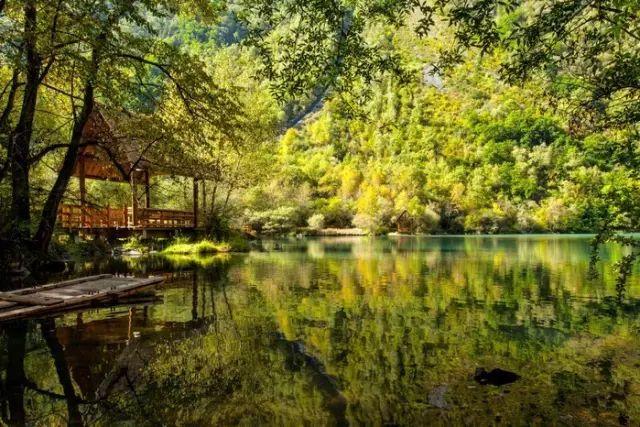 九寨沟旅游神奇的九寨,九寨沟风景不输瑞士