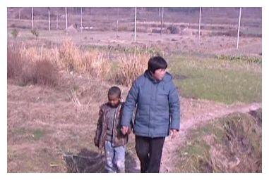 11年前,浙江农村奶奶收养了一个黑人小孩巴比,后来他怎么样了?