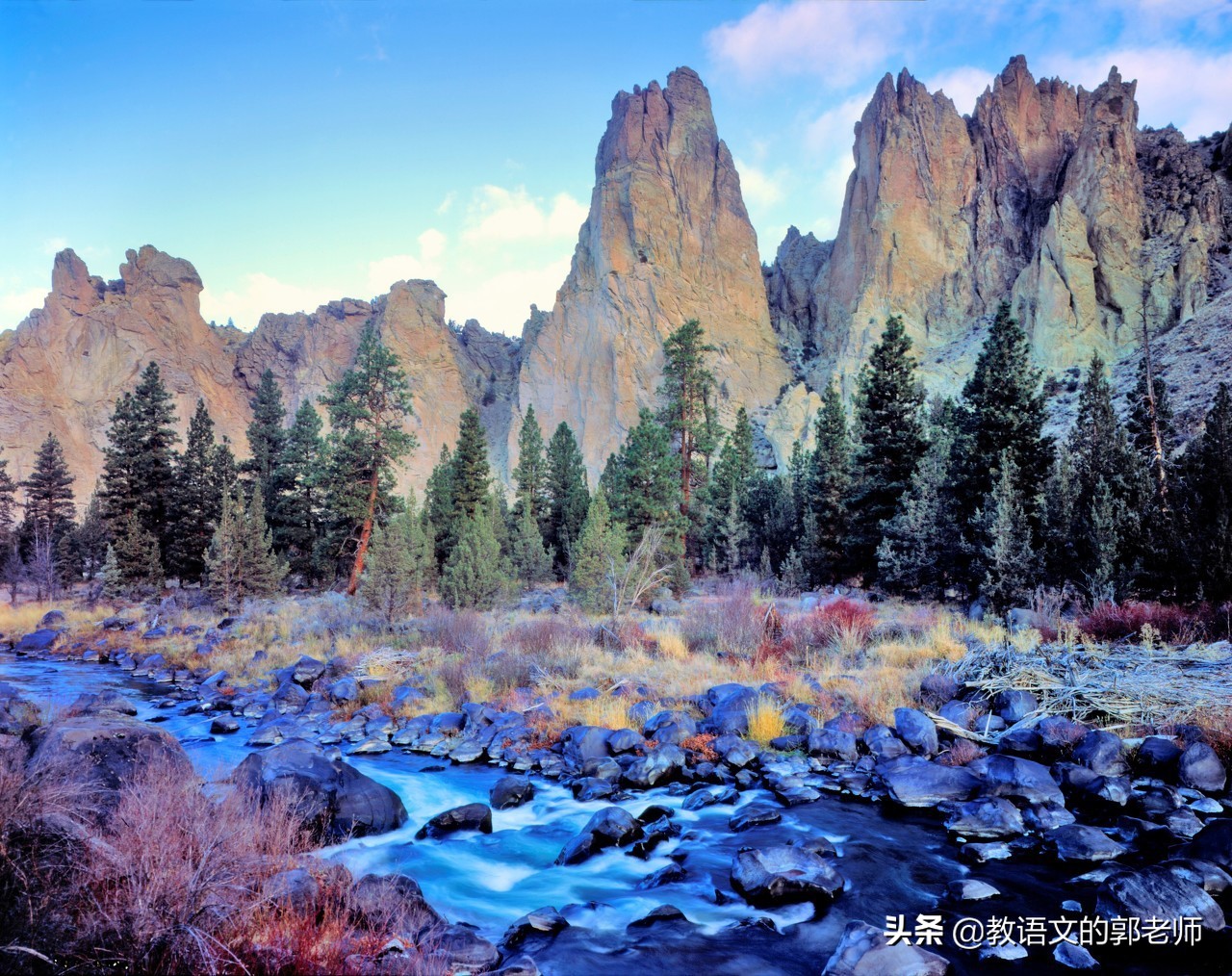 描写山峰或山脉的词语,描写山峰景色的优美词语