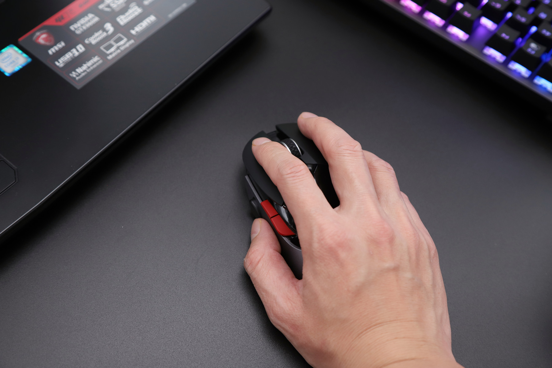 雷柏vt950无线游戏鼠标评测真香,一款自带屏幕的游戏鼠标雷柏vt960