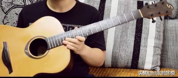 民谣吉他琴弦更换教程,民谣吉他更换琴弦详细教程