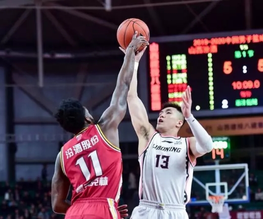 辽篮连胜被终结,郭士强布置边线发球