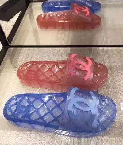 香奈儿拖鞋正品多少钱,价值3400的香奈儿拖鞋谁愿意买单