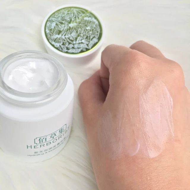 混油皮30以上秋冬抗老面霜,适合秋冬混油皮的水乳或是面霜