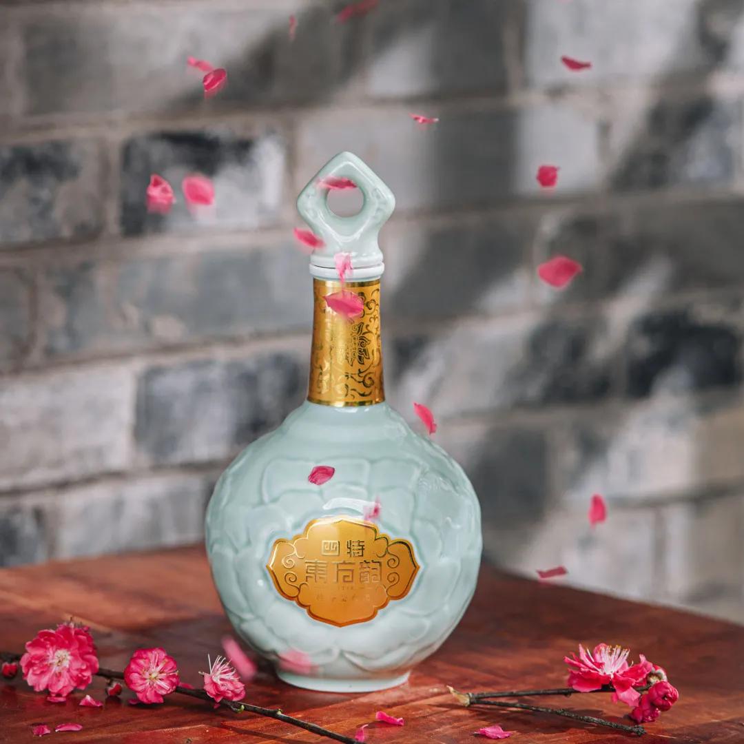 一杯美酒醉春风,一杯醇酿醉春风全文