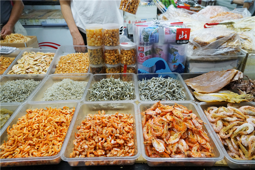 嵊泗列岛的梭子蟹很棒,浙江象山石浦码头梭子蟹