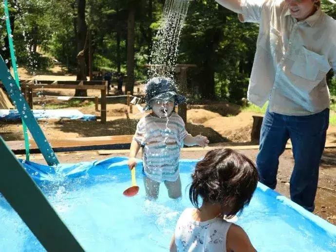 日本有个公园相当“危险”，家长却抢着把孩子送去玩