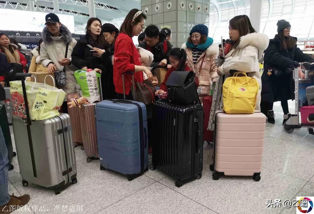 中国游客时隔9月再现韩国免税店,中国游客挤爆韩国免税店